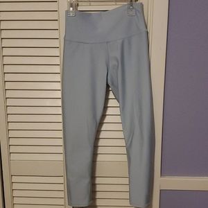 Alo yoga crop light blue